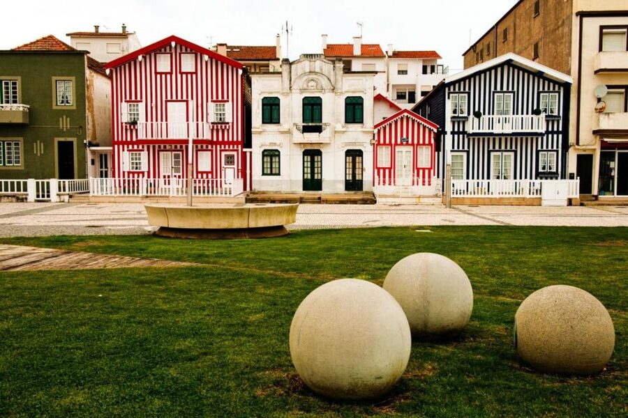 From Porto: Aveiro Half-Day Tour with 1-Hour Cruise - Aveiro gives you canals without the Venice expectations