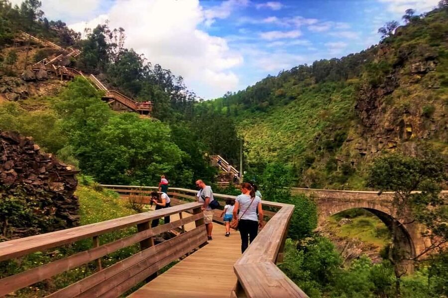 From Porto: Aveiro, Paiva Walkways and Arouca 516 Footbridge - Key points before you book
