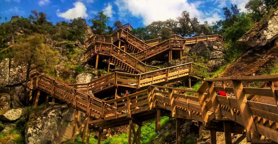 From Porto: Aveiro, Paiva Walkways and Arouca 516 Footbridge - Walking the Paiva Walkways downhill