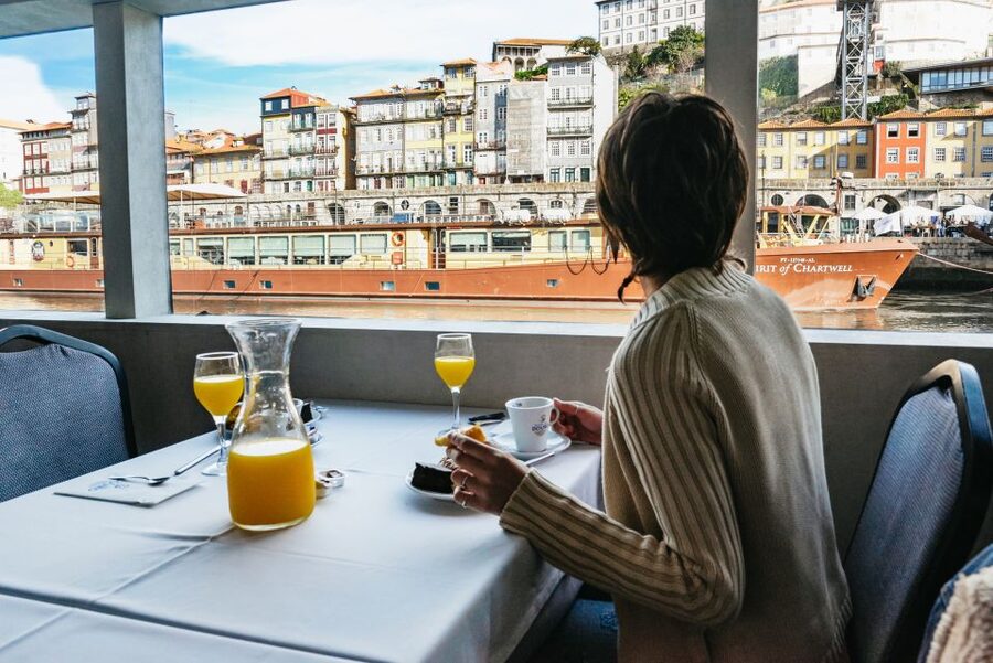 From Porto: Douro River Cruise to Régua with Lunch - Going through Crestuma-Lever Dam
