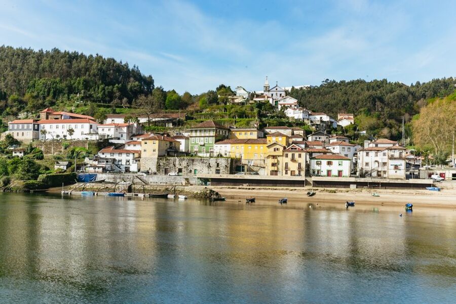 From Porto: Douro River Cruise to Régua with Lunch - Arriving in Peso da Régua