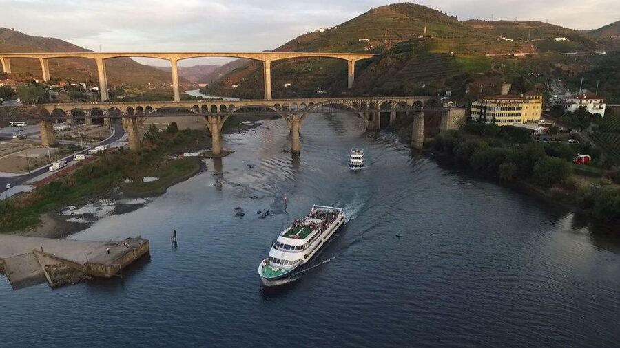 From Porto: Douro River Cruise, Winery Visit & Lunch - Porto to Pinhão: a full day on the Douro