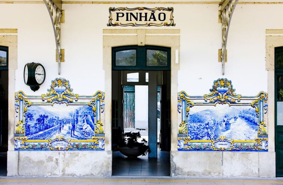 From Porto: Full-Day Douro Historical Tour - Guides make the long day easier