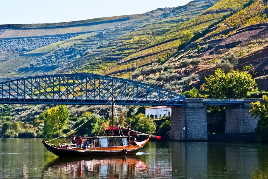 From Porto: Full-Day Douro Valley Trip - Pinhão and the final photo stop