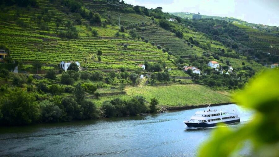 From Porto: Régua to Porto River Cruise with Lunch on Board - Returning to Porto by water