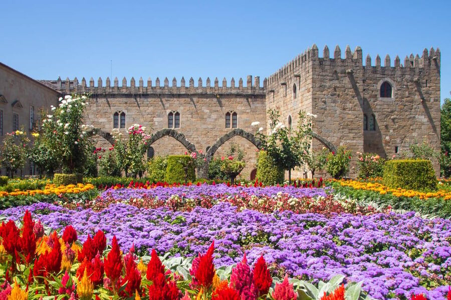From Porto: Viana do Castelo, Braga and Guimarães Day Tour - Viana do Castelo: one hour in the old town