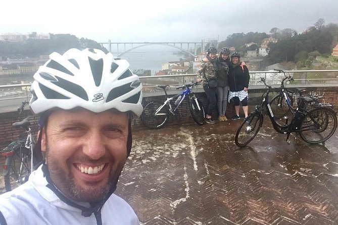 From Porto with view to Gaia: Private Bike Tour #DuckSideOfPorto - Gaia’s views and the value of a local guide