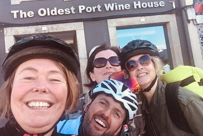 From Porto with view to Gaia: Private Bike Tour #DuckSideOfPorto - Drinks are included, but plan your own food
