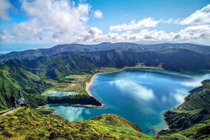 Full-Day Sete Cidades & Lagoa do Fogo Tour With Lunch (West Tour) - Along the lakes to Sete Cidades village
