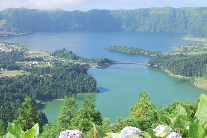Full-Day Sete Cidades & Lagoa do Fogo Tour With Lunch (West Tour) - Vista do Rei and the famous Sete Cidades view