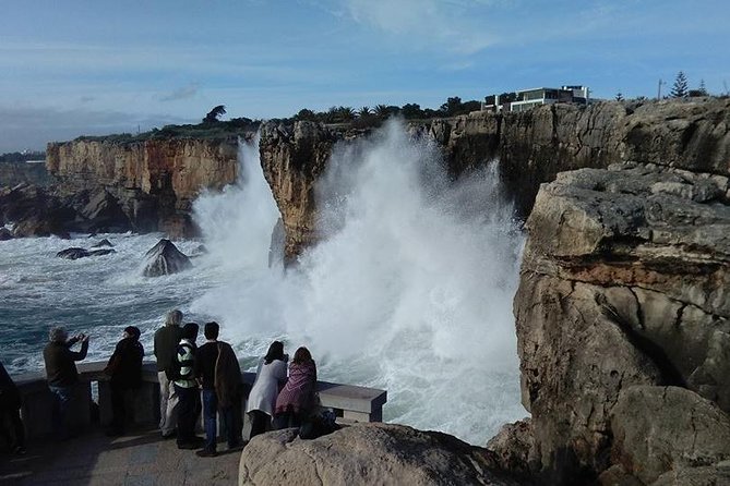 Full-Day Sintra and Cascais Small-Group Tour from Lisbon - The guide can turn a tight schedule into a good day