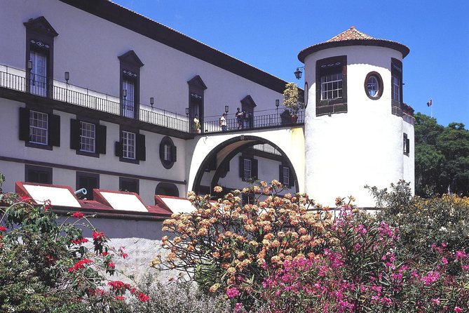 Funchal Hop-On Hop-Off Tour 3 in 1 - The coast west to Câmara de Lobos