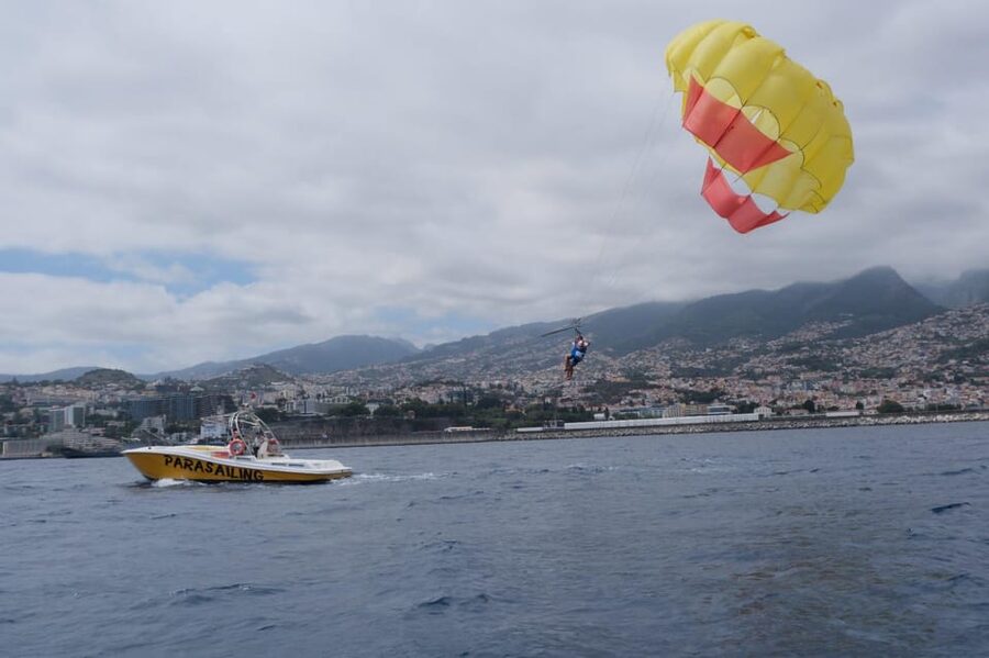 Funchal: Parasailing Tour on the Coast of Madeira Island - The 30-minute ride, from marina to open view
