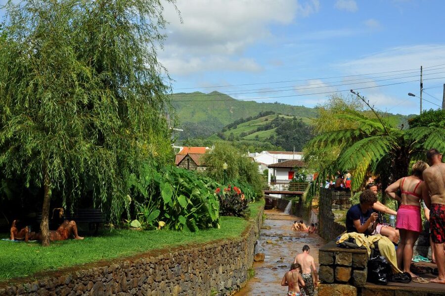 Furnas: Tea Plantations, Lake and Volcano Guided Tour - Gorreana Tea Plantation and a taste of São Miguel