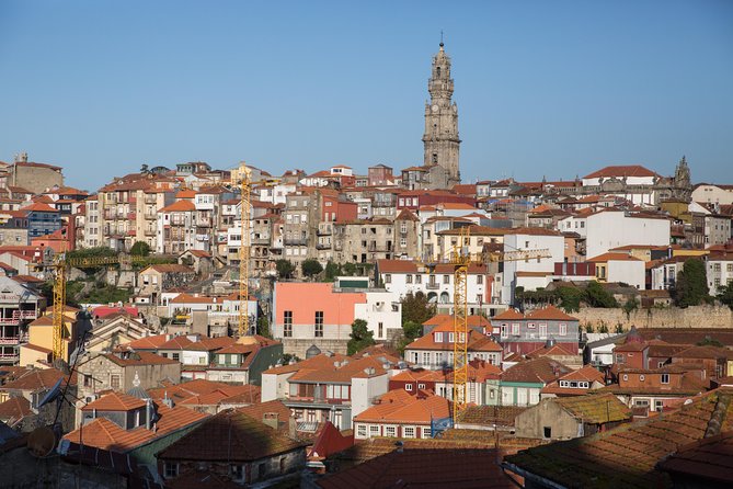 Half Day City Tour with Six Bridges Cruise and Wine Tasting - Guides, group size, and the feel of the day