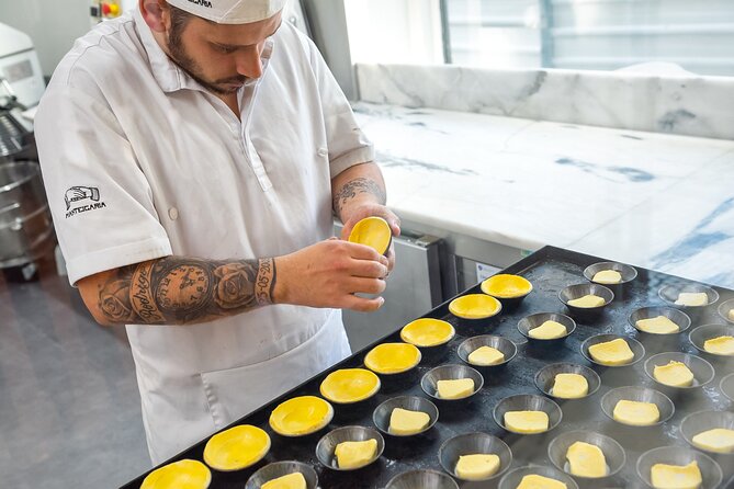 Half-Day Walking Tour Tasting Local Food in Porto - A Portuguese meal with many small discoveries