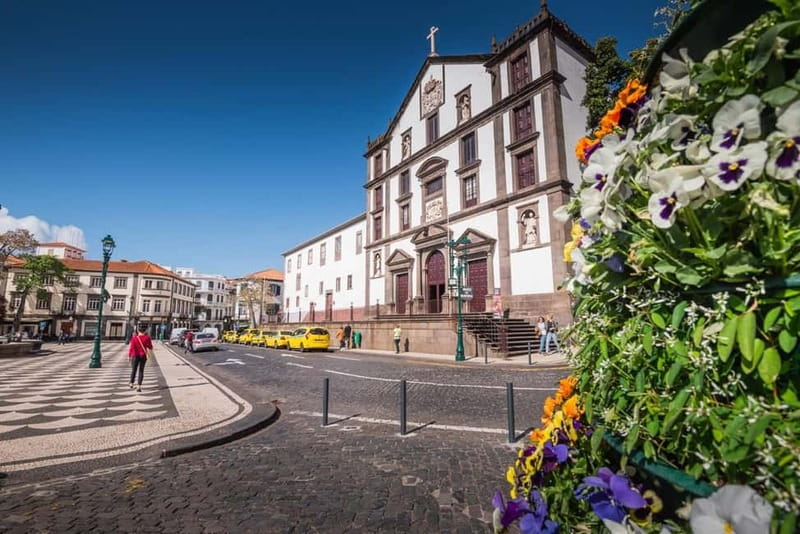 Hidden Funchal: Stories & Secrets Tour - Manor houses and the city’s old elite