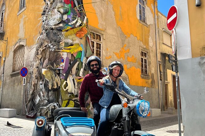 Highlights of Porto on a glamorous sidecar - Half Day - Clérigos and the upper city