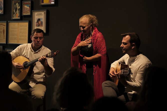 Ideal Clube de Fado - Inside the vintage room, expect atmosphere over production