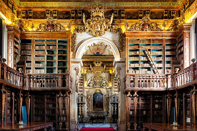 Joanina Library & Coimbra University | Private Former Alumni Tour - Meeting at Praça Dom Dinis