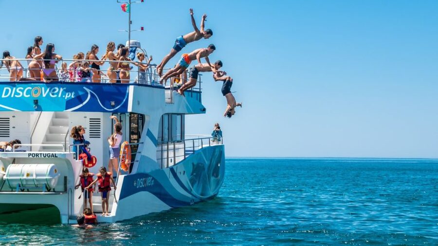 Lagos: Dolphins & Caves - Catamaran - Snacks, facilities, and what to bring