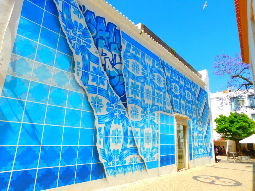 Lagos: Old Town, New Town, and Beaches Tuk Tuk Tour - Who will enjoy this tour most