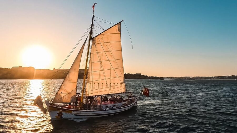 Lagos: Sunset Sail aboard a Traditional Boat with Prosecco - The sunset moment and ride back