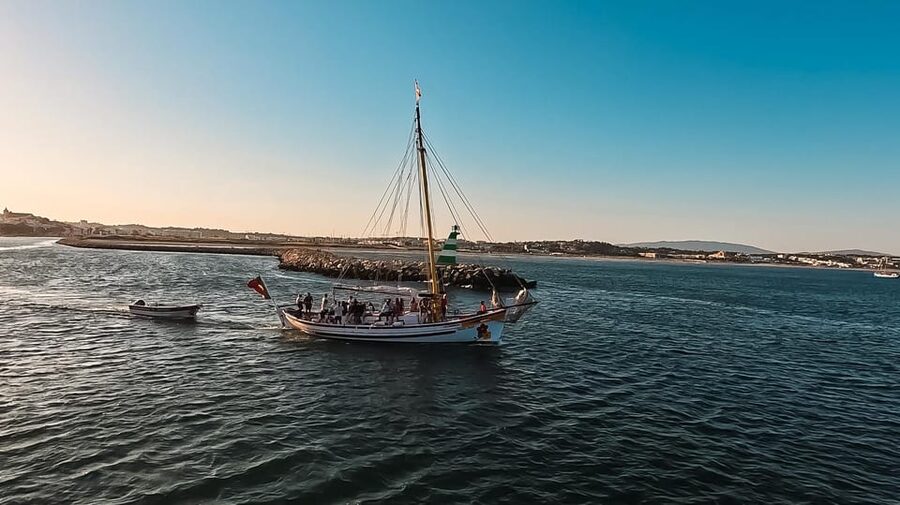 Lagos: Sunset Sail aboard a Traditional Boat with Prosecco - What the crew adds