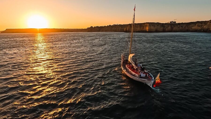Lagos: Sunset Sail aboard a Traditional Boat with Prosecco - Who will enjoy this evening most