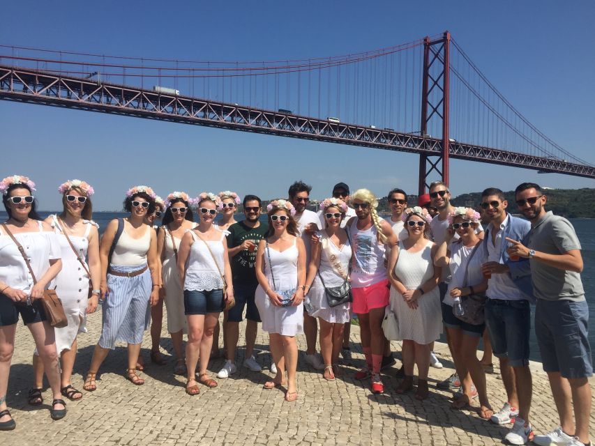 Lisbon: 1-Hour Beer or Sangria Bike Sightseeing Tour - Comfort, group size, and who should book
