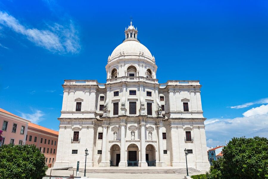 Lisbon: 1-or 2-Day Hop-On Hop-Off Bus Tour - Using trams, funiculars, and the Carris Museum