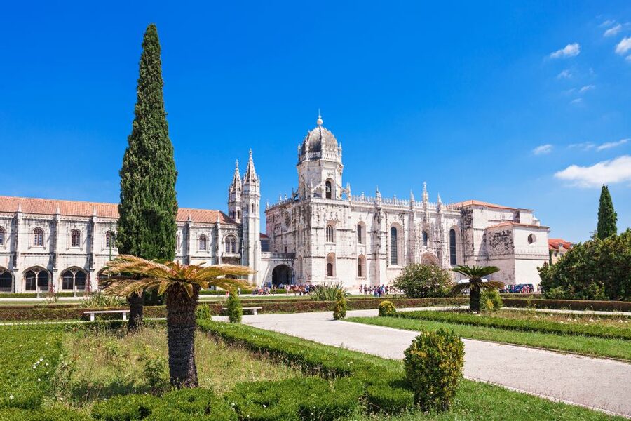 Lisbon: 1-or 2-Day Hop-On Hop-Off Bus Tour - Starting in Restauradores and Rossio