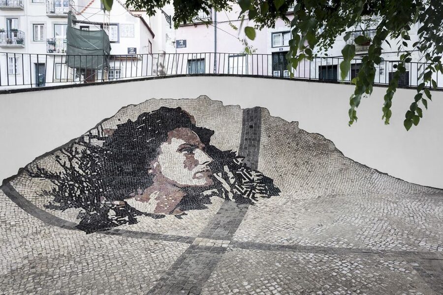 Lisbon: 3-Hour Street Art Tuk Tuk Tour - The guides make or break the experience