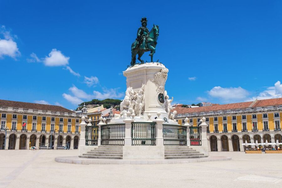 Lisbon: 3-in-1 Hop-On Hop-Off Bus and Tram Tours - A practical two-day plan