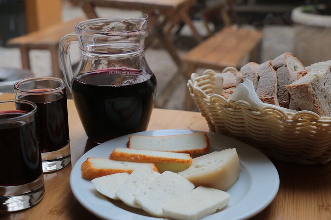 Lisbon 4 Foodies Tour - From Street Food to Awarded Chefs’ Portuguese Delicacies - What the food-focused format does well