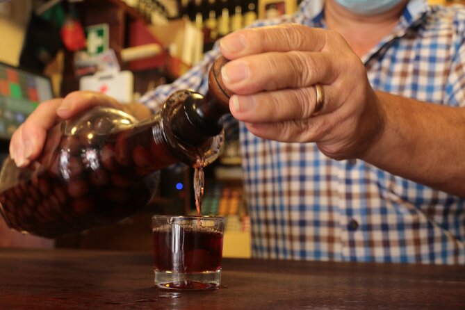 Lisbon 4 Foodies Tour - From Street Food to Awarded Chefs’ Portuguese Delicacies - How much food should you expect?