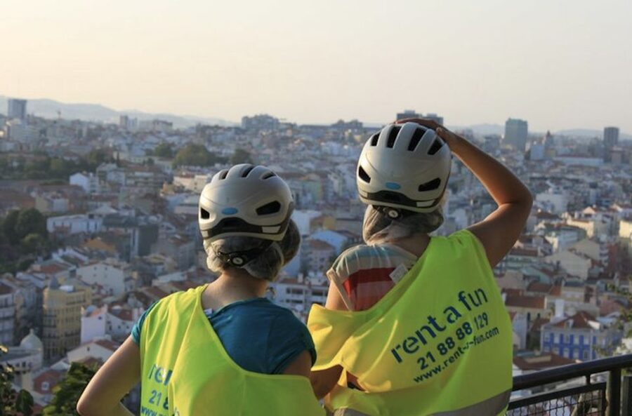 Lisbon: 7 Hills Half-Day Electric Bike Tour - The first big reward: Chão do Loureiro
