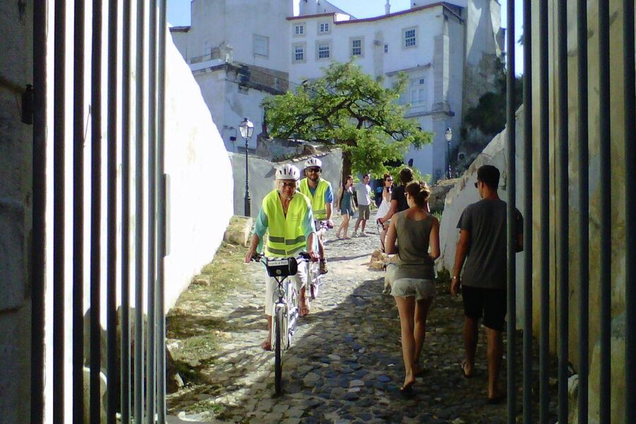 Lisbon: 7 Hills Half-Day Electric Bike Tour - Vila Berta, Palácio Belmonte, and the city’s smaller details