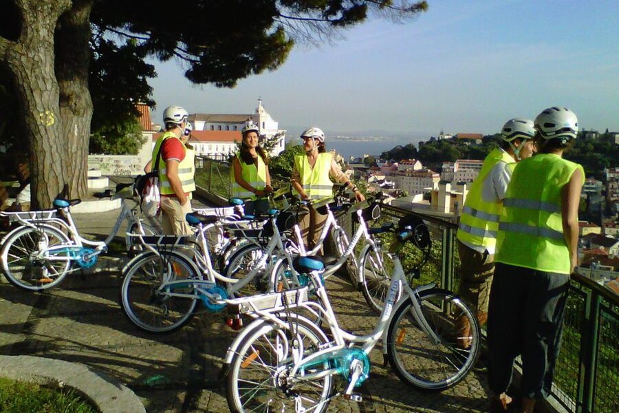 Lisbon: 7 Hills Half-Day Electric Bike Tour - Feira da Ladra, the Panteão, and São Vicente de Fora
