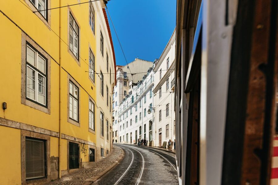 Lisbon: 72/96-Hour Hop-On Hop-Off Bus, Tram & Boat Ticket - Yellow Boat: Lisbon from the Tagus
