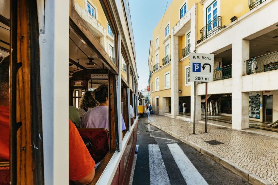 Lisbon: 72/96-Hour Hop-On Hop-Off Bus, Tram & Boat Ticket - Using the included Carris trams