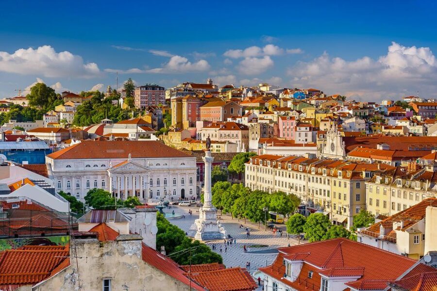 Lisbon: Alfama, Bairro Alto and Downtown Walking Tour - Riding Lisbon’s historic transport