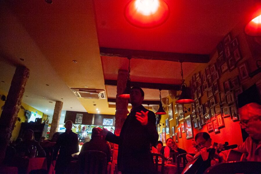 Lisbon: Alfama Tour and Live Fado with Traditional Dinner - Why this Lisbon evening works so well