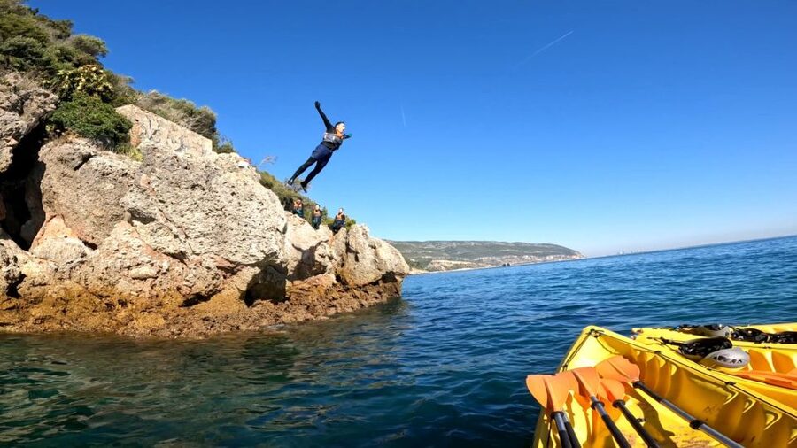 Lisbon: Arrábida Kayak and Coasteering Adventure Tour - Mountain views after the water