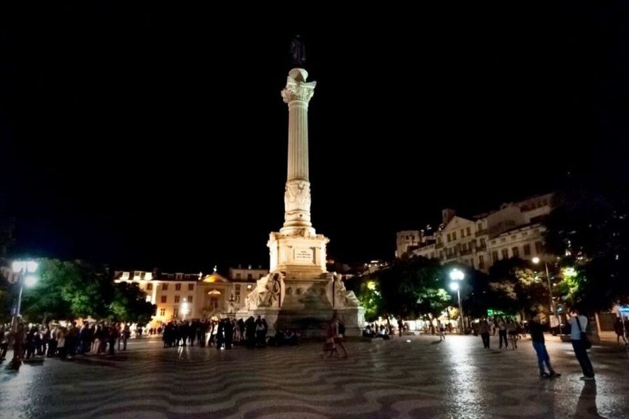 Lisbon: Authentic Fado Show, Dinner and Night Tour - Timing, comfort, and small practical details