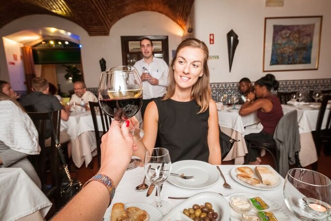 Lisbon: Authentic Fado Show, Dinner and Night Tour - Why this evening works best as a first taste of Fado
