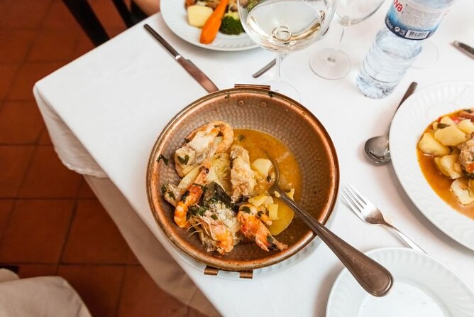 Lisbon: Authentic Fado Show, Dinner and Night Tour - Seeing the National Pantheon after dark