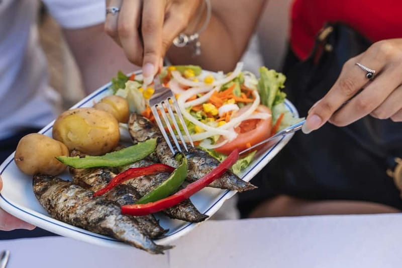 Lisbon: Baixa Food Walking Tour with Drinks - Presunto, chouriço, and the savoury opening