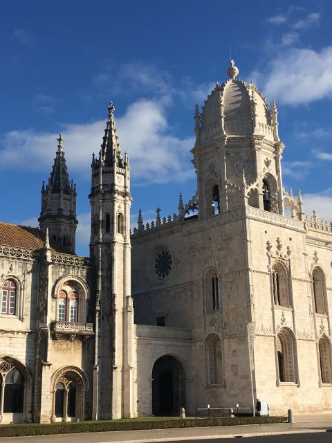 Lisbon: Belem Walking Tour with Jeronimos Monastery Ticket - Meeting Angela in Afonso de Albuquerque Garden