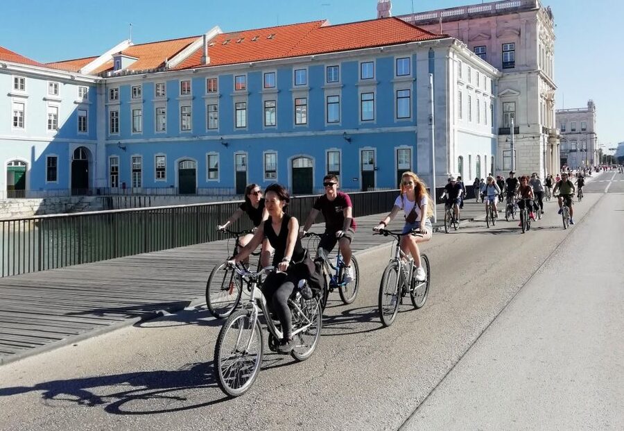 Lisbon: Bike Tour From City Center to Belem - What the guide adds to the ride